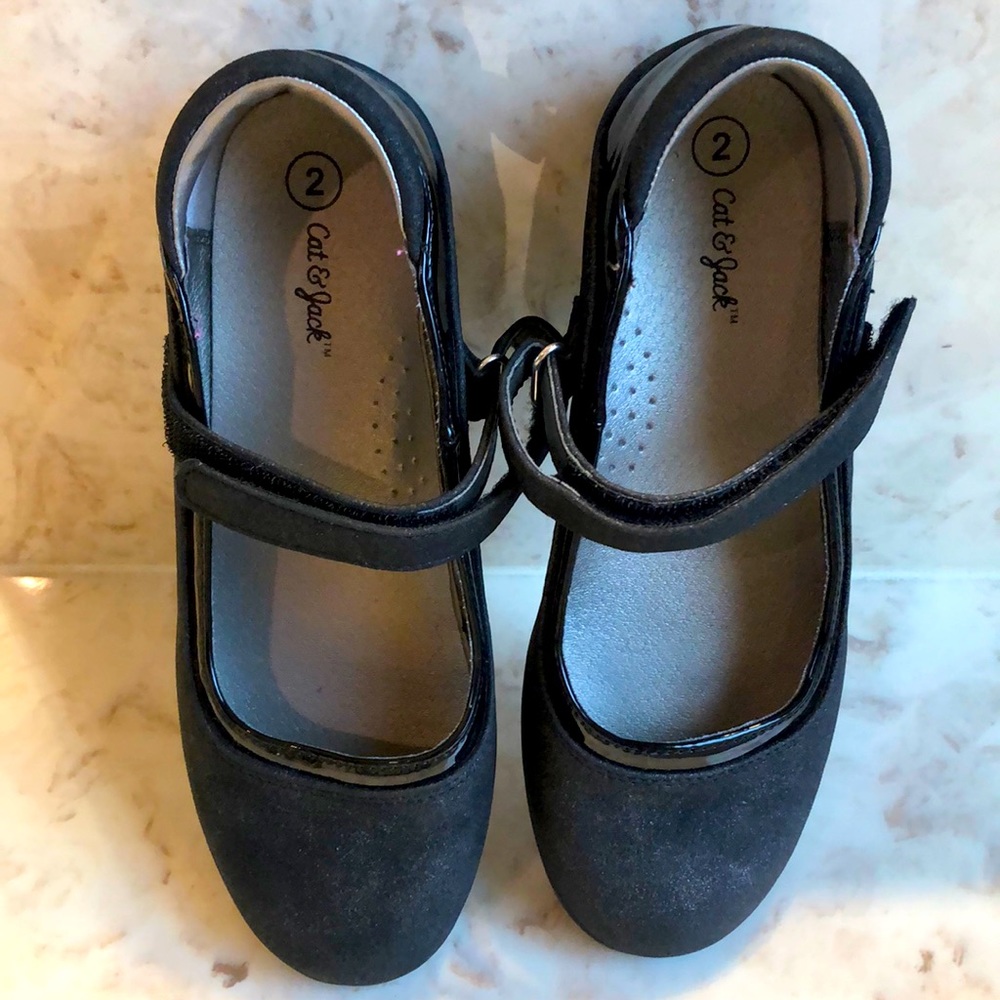Little girl size 2